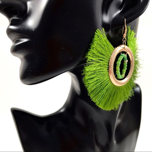 Large gold hoop green tassel circle earrings - Picture 4 of 8